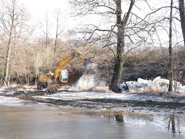 Zamrzlá řeka - ledové kry 25.2.2012