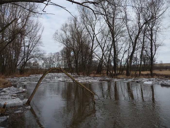 Zamrzlá řeka - ledové kry 25.2.2012
