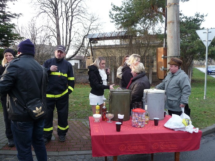 Setkání občanů u vánočních stromečků