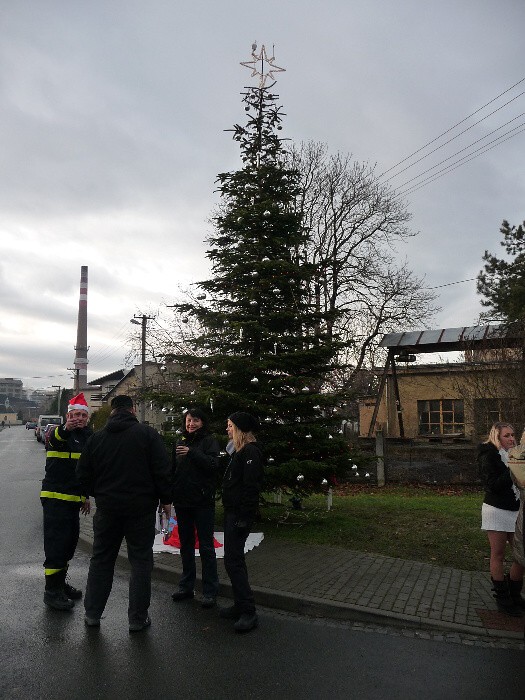 Setkání občanů u vánočních stromečků