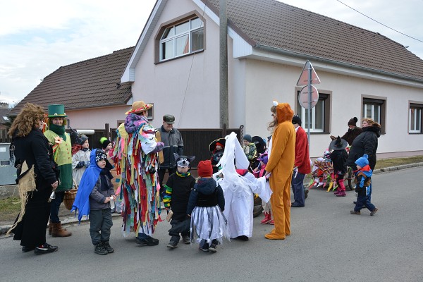 Masopustní průvod dětí ve Vávrovicích 8.2.2016