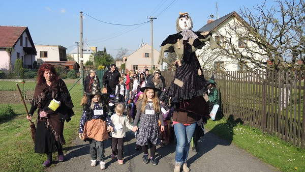 Slet čarodějnic a stavění Máje  29. - 30.4.2016